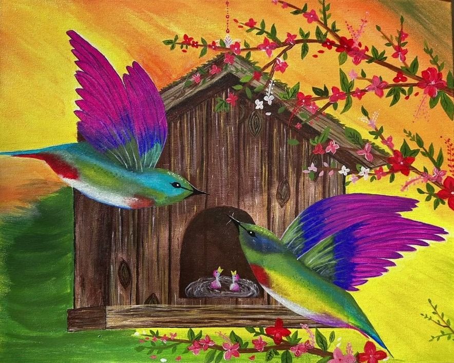 Doi colibri cu aripi magenta și violet la o căsuță de lemn pentru păsări, puii în cuib, ramuri înflorite pe un cer galben și portocaliu.